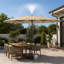 Parasol de patio à double face beige avec trousse de brume et base Traiden-299621385