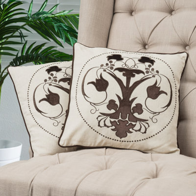  Coussin brodé