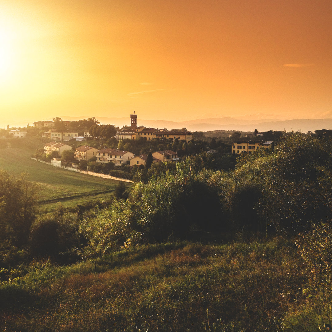 Toskana-Landschaft bei Sonnenuntergang von Franckreporter - Leinwandbild