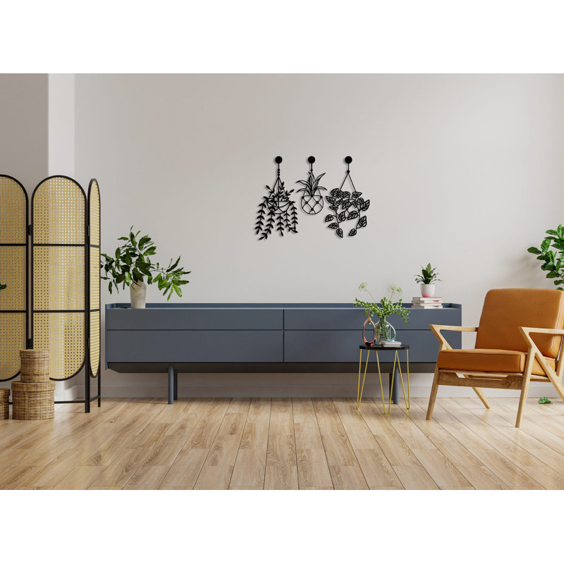 Traditional Wall Decor on Metal