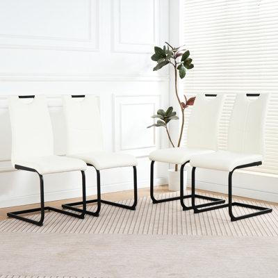 2 pièces de chaises de salon en PU blanc moderne. Conception ergonomique avec pieds en métal noir, lignes lisses, siège en éponge épais, imperméable, pour la chambre à coucher, conception pliante de cuisine,