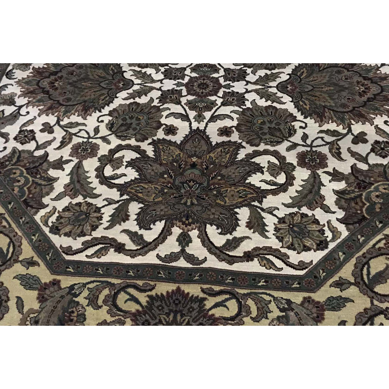 Hand Knotted Wool Oriental Area Rug, Octagon 8'1"