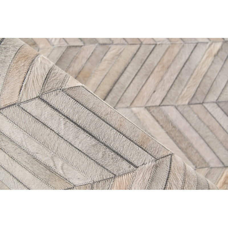 Natural Hide Cowhide Chevron Area Rug in Silver, Rectangle 9'6" x 13'6"