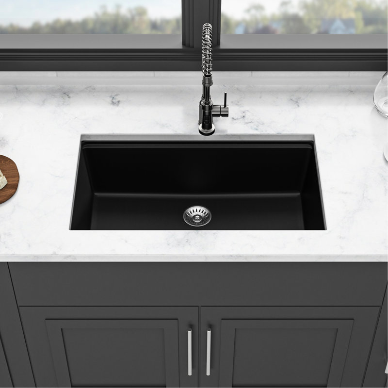 Évier encastrable 33 x 19 po en composite de quartz noir - haut avec succes inclus