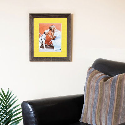 Cadre photo Arttoframes de 8,5 po x 11 po en bois de grange brun véritable récupéré de 1,5 po avec tapis simple de 2 po disponible en plus de 60 couleurs, pour des photos de 8,5 po x 11 po avec le tapis ou des photos de 12,5 po x 15 po sans le tapis