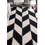 Tapis noir / blanc en laine touffeté à la main à motif géométrique Tilley-2022844574