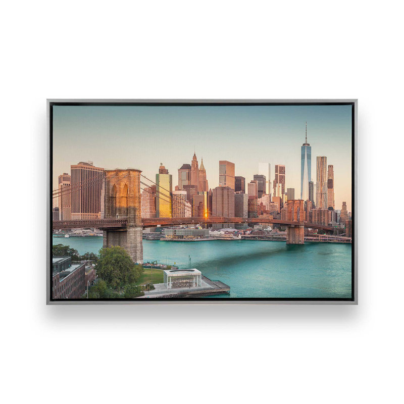 Iconic Manhattan Bridge, reproduction sur toile dans un cadre, H 8,75 po x l 12,75 po, Chrome poli