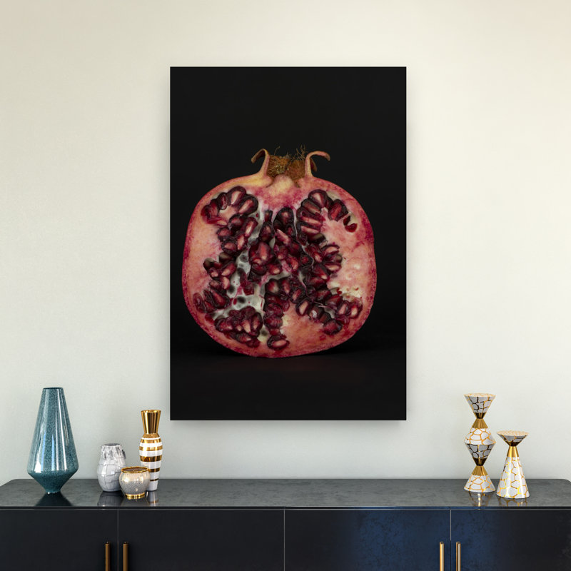Reproduction d'art murale Ruby Red Pomegranate Organic Vibrant Contemporary Fruit, 36" H x 24" W