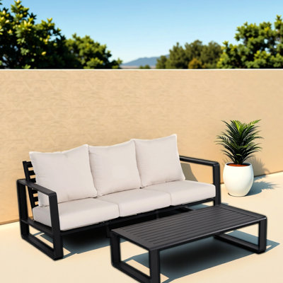Trois avec table basse rectangulaire, coussin gris moelleux, coussins confortables et confortables en aluminium, structure solide