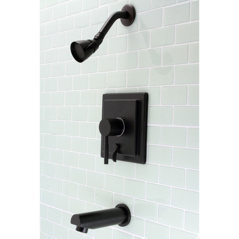 Robinet de baignoire et douche à pression équilibrée à poignée simple Kingston Brass Concord, Noir mat