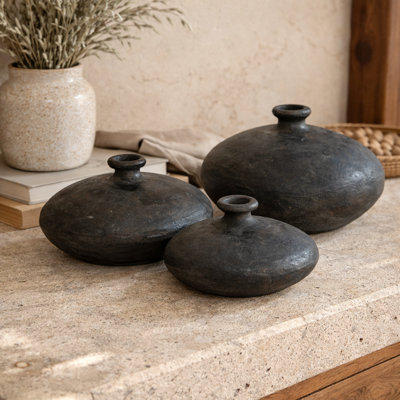 Ensemble de vaisseaux en forme d'obsidienne