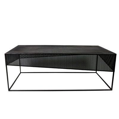 Table basse noire détaillée en fer percé