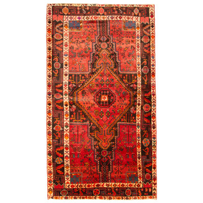 Tapis rouge Anadol 4 pi 8 po x 8 pi 8 po