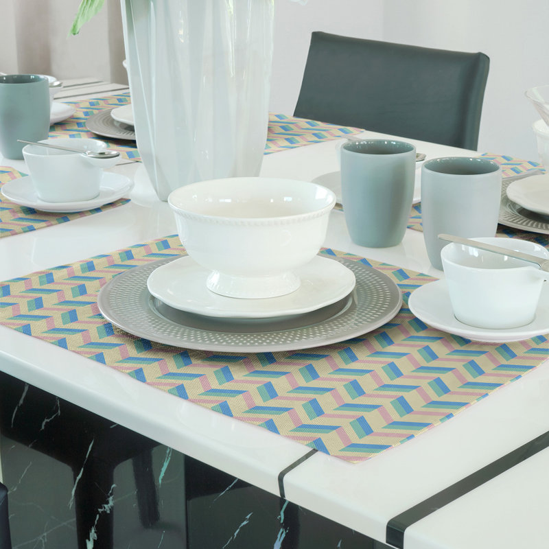 Napperon en coton 18 po chevrons, Jaune et pastel