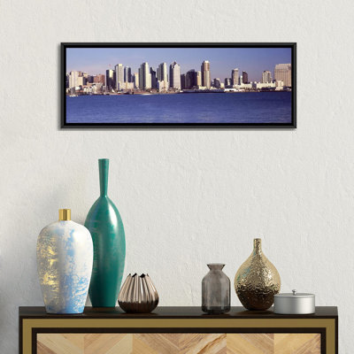 «Buildings at the Waterfront, San Diego, California 2010», reproduction de photo sur toile