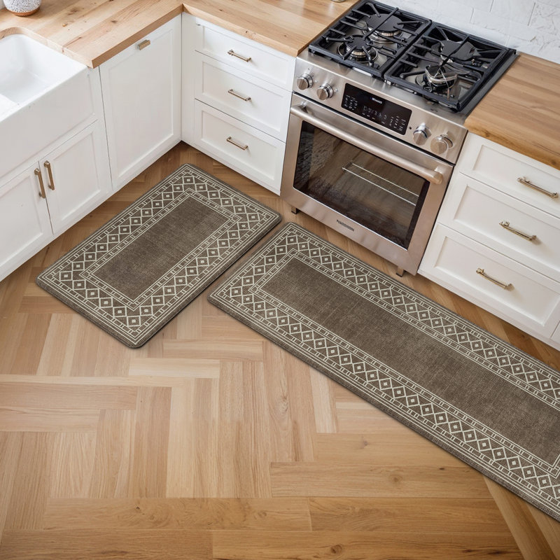 Anti-Fatigue Anti-Slip Waterproof Kitchen Mat, Brown/White, Runner 1'5" x 4'11"
