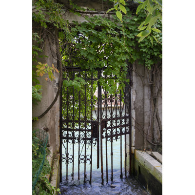 Élégante entrée de canal