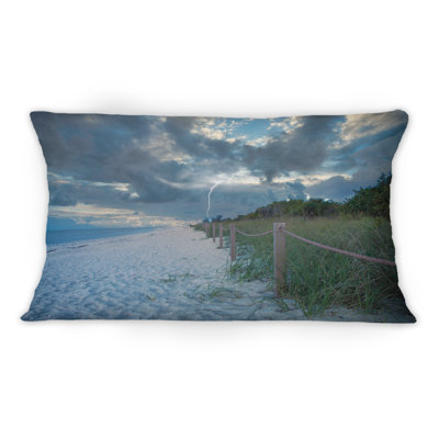 Éclairage sur le rivage du lac - Coussin imprimé nautique et côtier