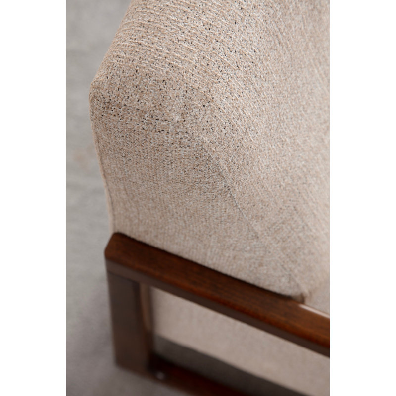 Fauteuil à oreilles élégant, tissu beige, 31,5 po x 26,4 po x 30,3 po | Structure en bois de hêtre et en bois aggloméré | 100% polyester, nettoyage à sec | Coussin en mousse et plumes gris doux | Pieds en bois de noyer | Parfait pour le salon et le bureau