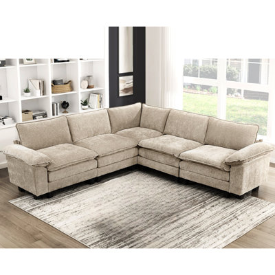 Moderne 5 modulaire avec revêtement en chenille taupe, structure en bois, mousse haute, coussins d'accoudoirs réglables, coussins réversibles, housses à fermeture à glissière, faux pieds noirs exposés pour le salon principal modulaire