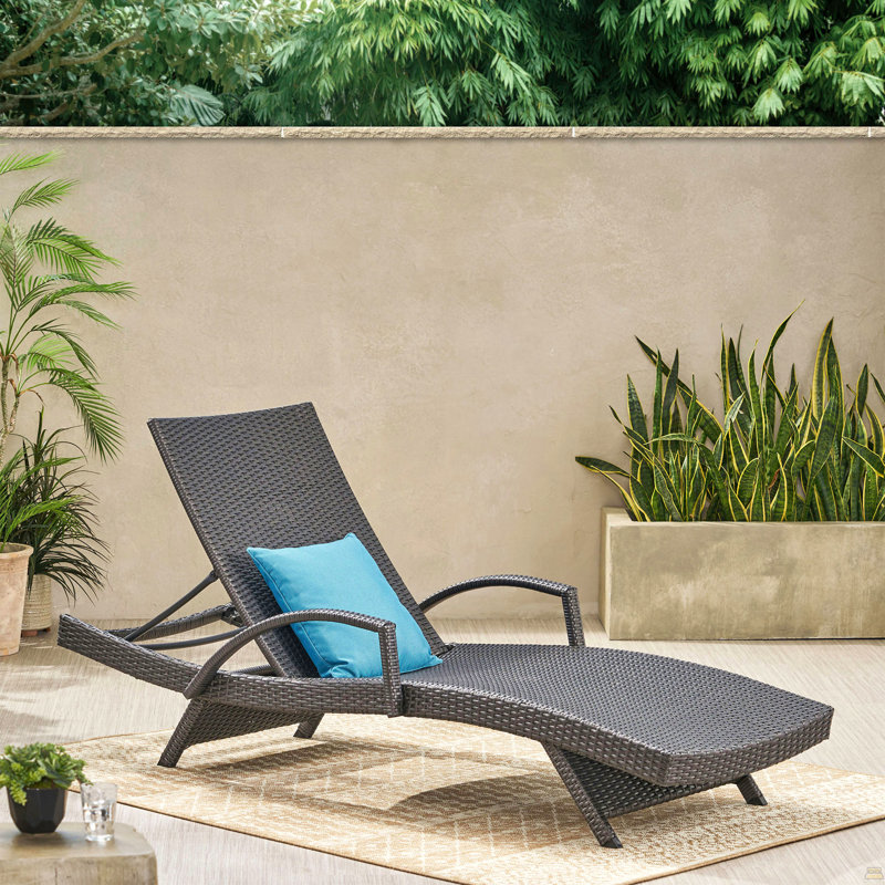 Chaise longue en osier avec accoudoirs Pe
