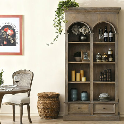 Vitrines en bois massif de couleur chêne