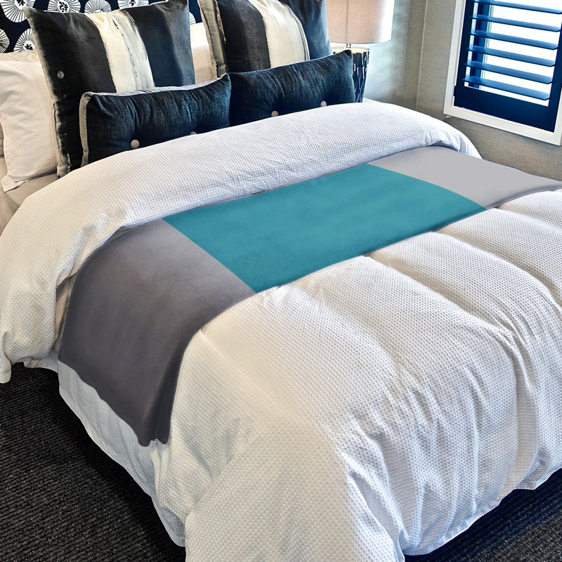 Couverture polaire basket Charlotte, l 32,5 po x L 42,5 po, Gris / bleu sarcelle / gris