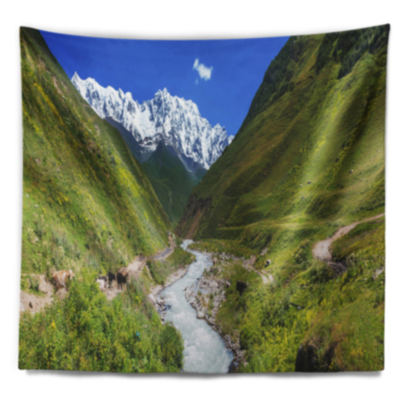 Paysage, rivière, tapisserie du Caucase, H 32 po x l 39 po
