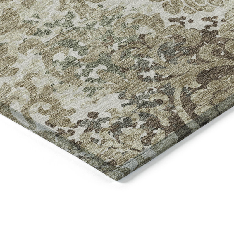 Shanata Washable Floral Indoor / Outdoor Rug, Round 8'