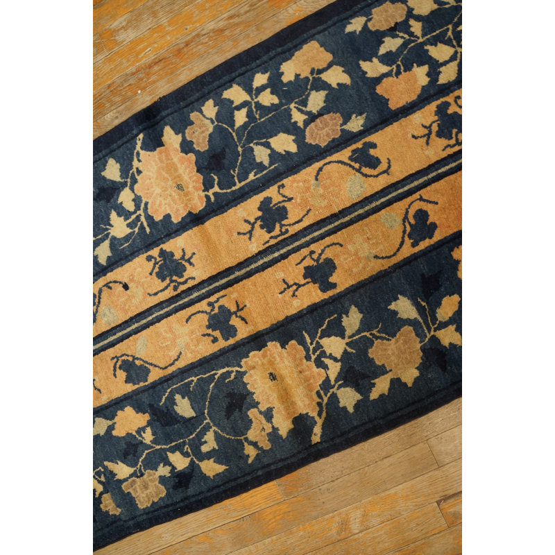 Hand Knotted Wool Floral Area Rug