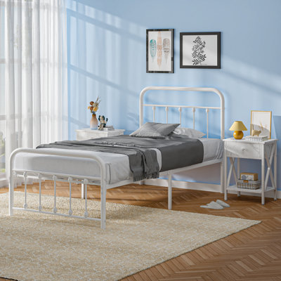 Ensemble de chambre à coucher 3 pièces, cadre de lit en métal avec tête de lit et table de chevet, ensemble de 3 meubles de chambre à coucher de style maison de campagne classique, aucun sommier requis, assemblage facile