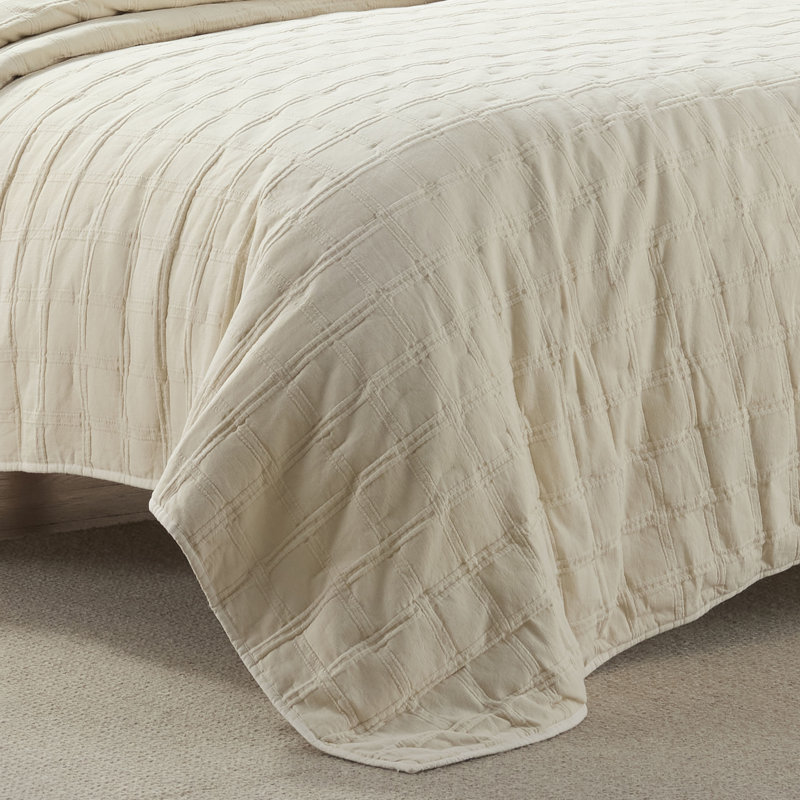 Southern Tide Marco Island Ivory Quilt, Queen Quilt