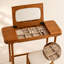 Petite coiffeuse de style italien-887942542