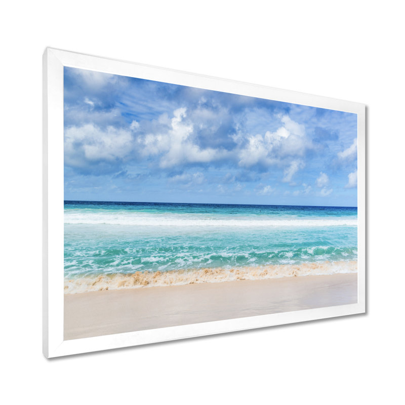 « Tranquil Beach Under White Clouds » - Impression, H 12 po x l 20 po, Impression encadrée, Blanc