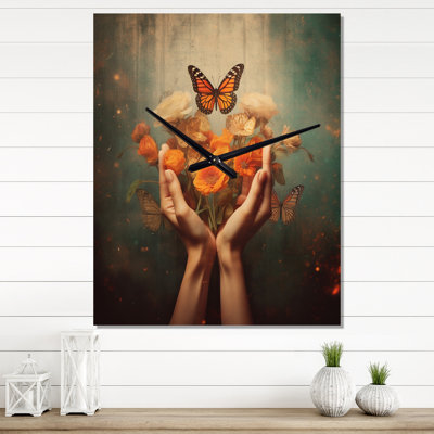 Horloges murales «Blossoming Butterfly Blessing Mudra IV»