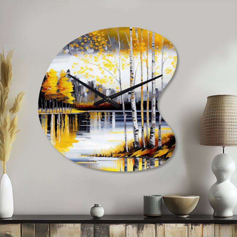 Horloge murale en forme de bouleau gris et jaune au bord du lac I, Petit
