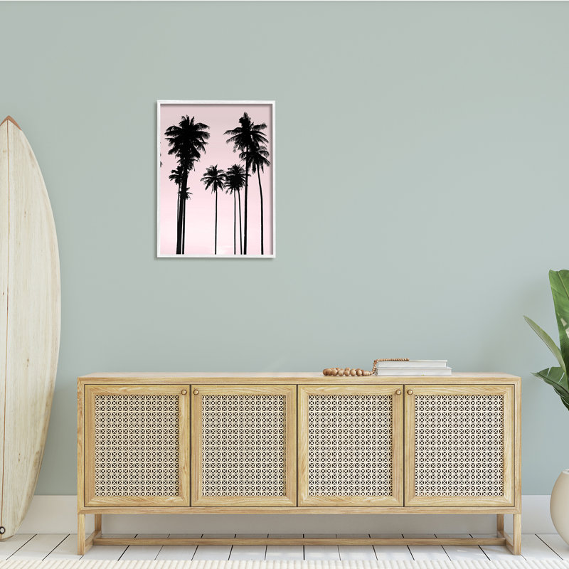 «Tall Palm Tree Silhouettes», ciel rose tropical XXL encadré par estampe numérique par Mia Jensen