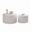 Ensemble de tables basses rondes festonnées: conception emboîtée, forme élégante à bord incurvé pour un salon confortable-2003825368