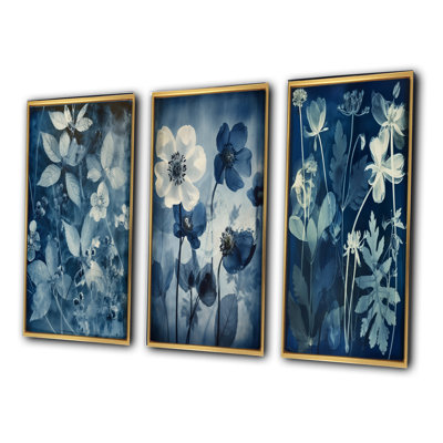 «Fleurs botaniques rétro en bleu délavé II», 3 pièces