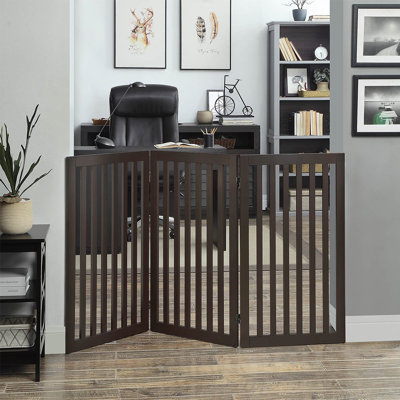Huron Wood Free Standing Pet Gate with a Pair of Support Feet