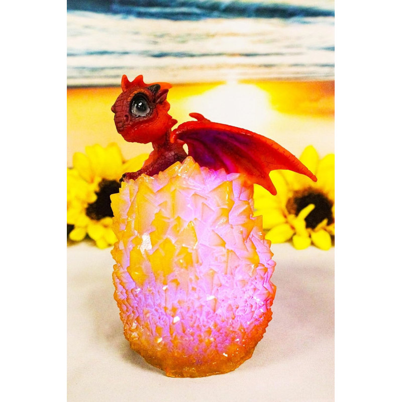 Figurine fantaisiste de bébé dragon rouge