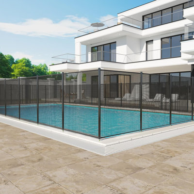 Panneaux de clôture noirs