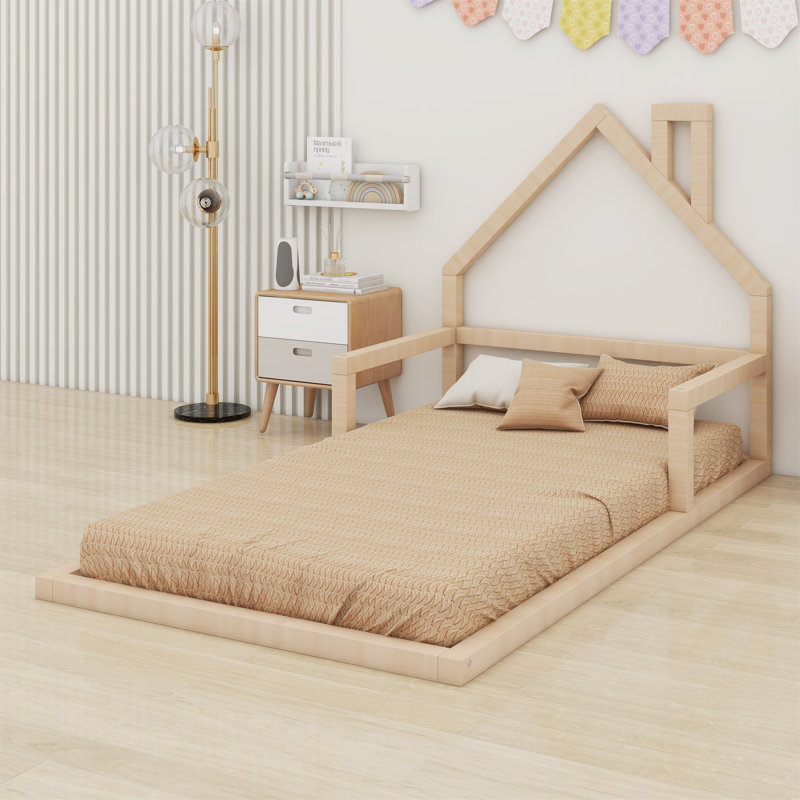 Floor Bed With House-Shaped Headboard, Natural