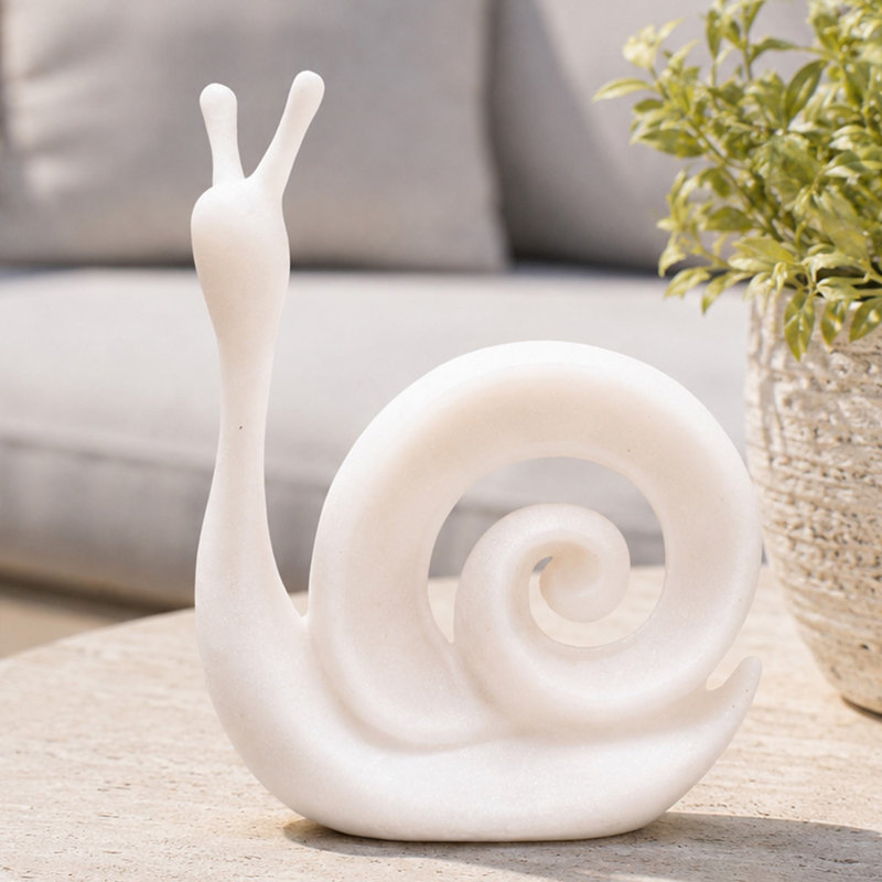 Figurines et sculptures d'escargot en résine blanche