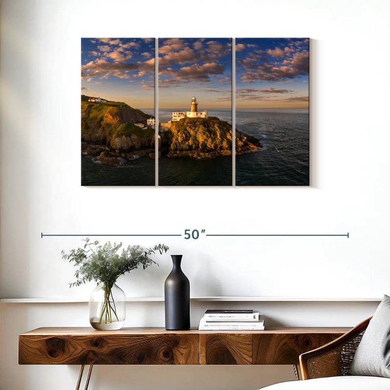 Phare Aletra Berry sur une falaise, H 24 po x l 38 po