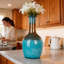Vase de table en verre soufflé à la main-598772289