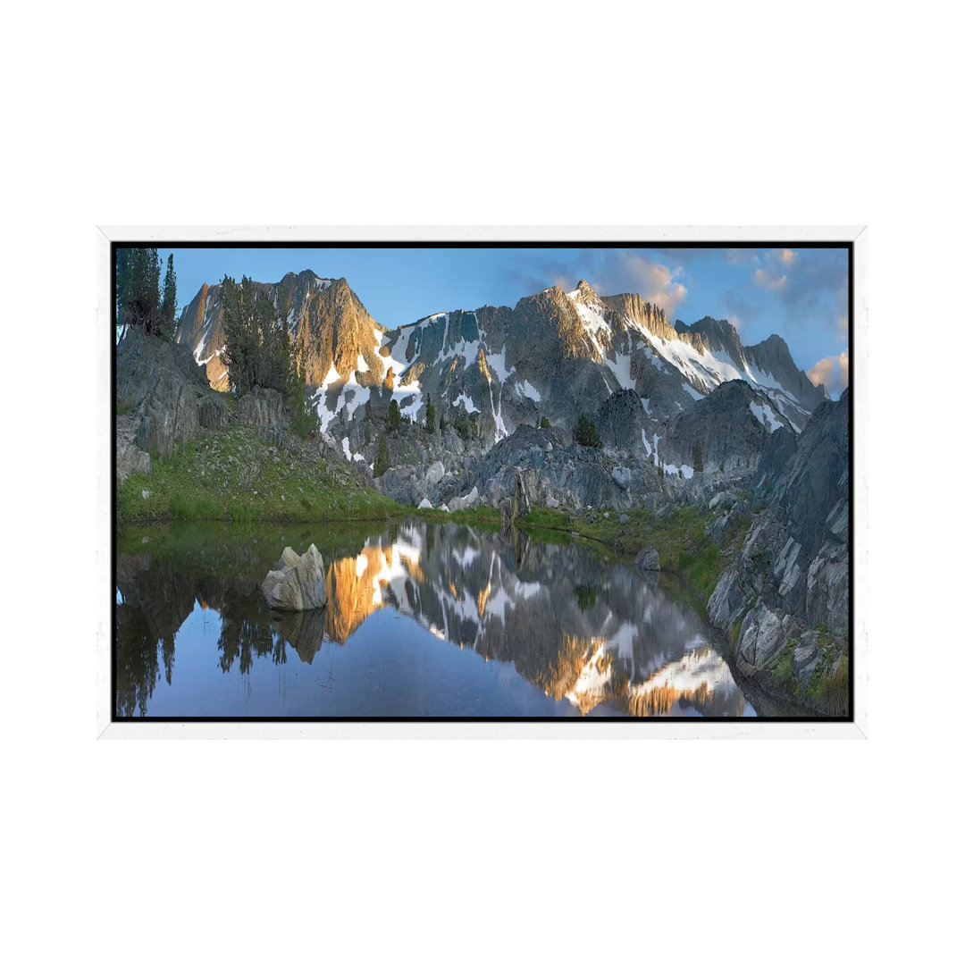 Reflections In Wasco Lake, Twenty Lakes Basin, Sierra Nevada, California von Tim Fitzharris - Gallery-Wrapped Canvas Gic...