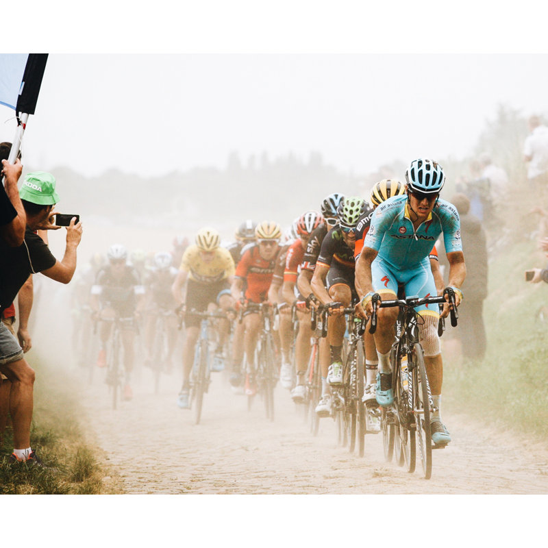 «Cycling In The Dust», reproduction de giclée sur toile tendue avec châssis, H 20 po x l 24 po