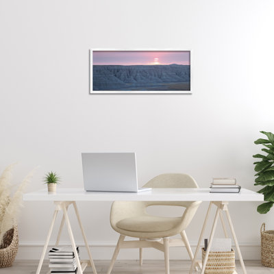 Sunrise Symphony, ciel rose, estampe numérique, conception par Lori Deiter