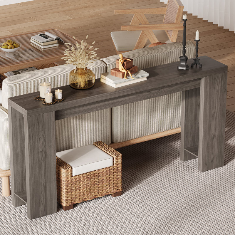 Console étroite de style champêtre de 180 cm (70,9 po) pour entrée, table d'appoint rustique en bois gris pour salon ou couloir, à placer derrière un canapé.